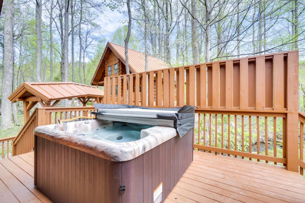 Casa de Férias Lovely With Private Hot Tub!