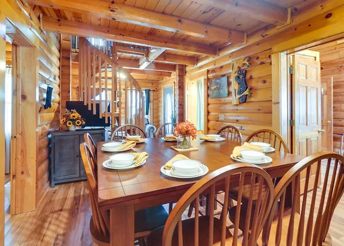 Lovely Gatlinburg Cabin With Private Hot Tub!